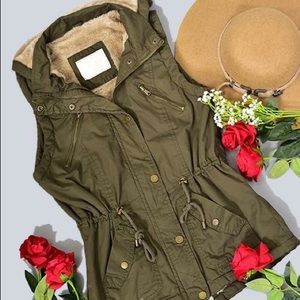 Utility Vest With Warm Fur Lining